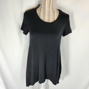 Chelsea & Theodore Black Short Sleeve Shark Bite Hem Top Size XSmall